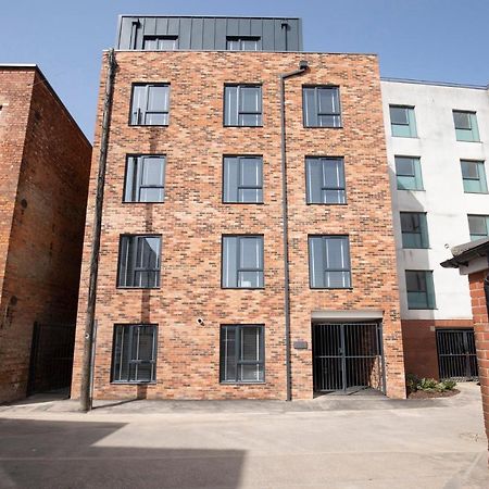 Elliot Oliver - Chic 2 Bedroom Town Centre Apartment チェルトナム エクステリア 写真